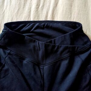 Crisscross Flattering Black Leggings